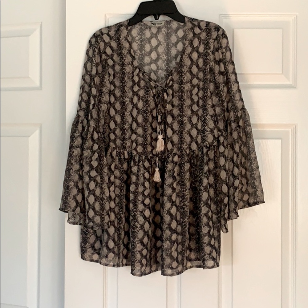 Show Me Your MUMU Sz Small shirt